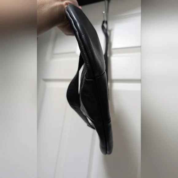 Clare V Moyen Messenger Bag Black Leather - Picture 7 of 11